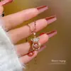 [Aço Titânio] Urso Inteligente de Zircônia Cristal Colar Feminino Japonês e Coreano Elegante Corrente de Clavícula Versátil Pingente Simples Feminino