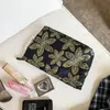 Bolsa de Cosméticos con Bordado Floral de Hilo Dorado Estilo Retro, Bolsa de Mano de Tela de Gran Capacidad para Guardar Productos de Skincare, Neceser