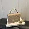 Bolsa quadrada pequena da moda 2026 com bolso oculto com zíper, bolsa transversal para estudantes, nova bolsa de ombro versátil, pequena e requintada