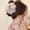 Presilha de Cabelo Grande Triangular Estilo Hepburn, Pinça Tubarão Shell de Cetim Francês para a Parte de Trás da Cabeça, Acessório de Cabelo de Luxo para Mulheres