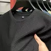 Fabricante directo camiseta fina de bambú y seda helada para hombre de manga corta de verano elástica ajustada cómoda fresca top tendencia casual