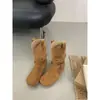 Botas Femininas Curtas de Bico Redondo com Fivela de Couro Botas Martin Moda Outono/Inverno 2026 Europeia e Americana