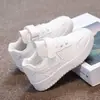 Sapatos Infantis Tênis de Skate Infantil Primavera e Verão Novos Campus Sapatos Brancos Estudantes Malha Respirável Solado Macio Branco Escolar Recomendado