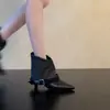 Botas estilizadas de tacón alto y punta fina para la nueva temporada con hebilla de cinturón y anillo metálico, versátiles botas de moda de tacón de aguja