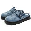Novas Sandálias Birkenstock de Verão 2026 para Deslocamento ao Ar Livre, Slip-Ons em Jeans Lavado e Desgastado