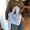 Nova Bolsa de Ombro de Pelúcia da Moda para Comércio Exterior e Vendas Transfronteiriças, Bolsa Tote Versátil de Grande Capacidade para o Dia a Dia