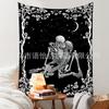 Tapiz de tela con fondo de calavera en blanco y negro con explosiones transfronterizas, ambiente moderno, decoración de habitación de Halloween, tela para mesita de noche