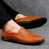 Zapatos de cuero casual de negocios para hombre, cómodos, de piel de vaca, transpirables, cómodos, populares, clásicos, tipo papá, talla grande, zapatos casuales para hombre