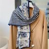 Novo Lenço Pequeno Longo de Veludo Padrão Espinha de Peixe Bainha Feita à Mão Lenço Quente Outono e Inverno Lenço Feminino Proteção para o Pescoço Lenço Longo Estampado