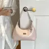 Nova Bolsa Feminina de Ombro/Transversal de Grande Capacidade, Nicho de Luxo, Padrão de Losangos com Corrente, Moda Verão 2026