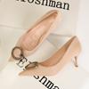 121-21 Zapatos de tacón alto de moda coreana para banquetes, de boca baja, puntiagudos, retro, con hebilla de metal, sexis y delgados, para mujer