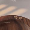 Mini Pendientes Florales Frescos para Mujer, Pasadores Chapados en Plata, Estilo Sencillo para el Día a Día, Cadena de Suministro en Vivo, Fábrica Transfronteriza