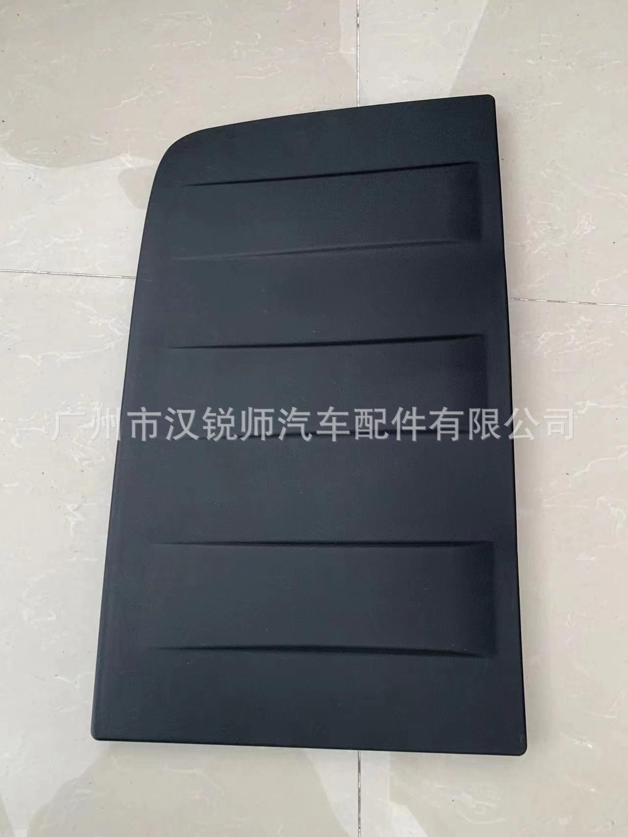 NISSAN UD QUESTER 侧窗装饰罩