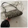 Bolso de hombro vintage de mezclilla con estampado de leopardo, elegante, versátil, de gran capacidad, bolso de hombro de sarga personalizado para el trabajo, debajo del brazo