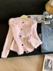 Cardigã de tricô rosa com flores tridimensionais e mangas compridas para mulheres, suéter grosso e macio para outono e inverno, peça de cima estilo francês, personalizado de fábrica