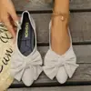 Transfronteiriço 2024 Outono Novos Sapatos Baixos Casuais Europeus e Americanos para Mulheres Tamanho Grande Exportação Laço Bico Fino Sapatos Preguiçosos