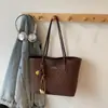 Bolsos de Gran Capacidad Otoño e Invierno 2025 Nuevo Estilo Retro para Viajar al Trabajo Bolso de Hombro para Mujer Bolso de Mano para Estudiante Universitario