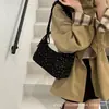 2026 Nueva Bolsa de Pana de Gran Capacidad para Mujeres Viajeras Bolso de Hombro Versátil de Nicho Bolso Tote