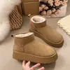 Nuevas botas de nieve cálidas de caña corta para mujer 2026 invierno exterior más terciopelo sin cordones suela gruesa botas de algodón beige gris no