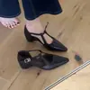 Versátiles zapatos Mary Jane de estilo francés para ir al trabajo, con diseño calado, boca poco profunda, aumento interno de altura y punta fina, para un look femenino