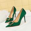 3265-K7 Moda Banquete Europeo y Americano Tacones Altos Aguja Boca Baja Punta Afilada Sexy Look Adelgazante Hebilla Metálica Zapatos de Tacón Alto