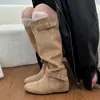 Botas de montaria de cano alto com fivela estilo retrô para mulheres, nova coleção outono/inverno 2026, efeito de alongamento e emagrecimento, botins da moda