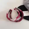 Atmosfera de Natal e Ano Novo Faixa de Cabelo de Lã com Padrão Xadrez Vermelho e Cabeça de Esponja Estilo Outono e Inverno Elegante Aumento de Branco Faixa de Cabelo Alta Grampo de Cabelo