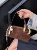 Bolsa feminina de nicho de grande capacidade, nova bolsa transversal estilosa vintage de verão 2026, bolsa de mão para escritório, bolsa com alça de ombro acolchoada