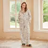[Hongo Azul Pequeño] Pijama de Seda Helada para Mujer, Manga Larga y Pantalón Largo para Primavera y Otoño, Imitación de Seda Estilo Francés, Se Puede Usar Afuera como Ropa de Casa