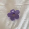 Pinza para el Cabello Versátil con Diseño de Tiburón Pequeño Floral para Mujer Nuevo Estilo 2025 Accesorio de Alto Nivel para el Cabello Medio Recogido en la Parte Trasera de la Cabeza y Cola de Caballo Alta