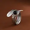 Anillo de Plata de Ley S925 Rey Ciervo Dorado Plata Vintage Artesanía Tailandesa Anillo Abierto de Pluma Ágata Transfronterizo Venta al por Mayor Anillo de Plata