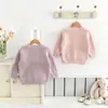 Suéter dulce y elegante de manga larga para bebés niñas, camiseta amigable con la piel, nueva sudadera tipo pullover de estilo coreano de otoño para bebés y niños pequeños