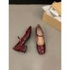 Zapatos Rojos de Tacón Grueso para Mujer, Nuevo Estilo Verano 2026, Zapatos Mary Jane Plateados de Tacón Medio-Alto para Combinar con Faldas, Zapatos de Noche