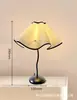 Lámpara de Paraguas Pétalo: Lámpara de mesa de alta gama, minimalista, estilo vintage, luz de noche, lámpara de ambiente para mesita de noche de dormitorio, popular entre las chicas