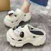 Verão Dung Sense DIY Sapatos com Furos Aumentados Antiderrapantes Moda Estudante Praia Chinelos Preguiçosos Roupa Exterior Atacado Mulheres