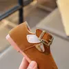 Zapatos Birkenstock para Niñas 2026 Otoño/Invierno Nuevas Llegadas Zapatos de Algodón para Niños Zapatos de Cuero Retro para Niña Suela Suave Zapatos con Felpa para Niños