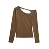 2606-26 Primavera Estilo Coreano Slim Fit Vazado Manga Longa com Decote Assimétrico e Design Off-Shoulder