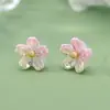 Nuevos Pendientes Sencillos de Resina con Flor de Cinco Pétalos Primavera y Verano Clásico Inteligente Rosa Flor de Durazno Pendientes de Clip Versátiles para el Día a Día