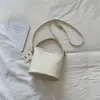 Bolsa balde retrô simples Shuai Mi Jia para mulheres, nova moda outono de 2026, bolsa de ombro único transversal, bolsa casual para o dia a dia