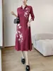 Nuevo vestido de otoño con cuello camisero, diseño estampado, manga tres cuartos, corte holgado, estilo elegante para madres de mediana edad, vestido de longitud media Issey Miyake