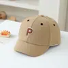 Boné de Baseball Simples com Letras Estilo Coreano para Crianças Pequenas, Boné Versátil com Proteção Solar para Primavera ao Ar Livre para Meninos e Meninas, Atacado