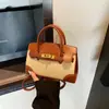Bolsas Infantis Europeias e Americanas Tendência Cor Contrastante Platina para Meninas Moda Estilo Passarela Texturizada Bolsa de Ombro Transversal Bolsa de Batom