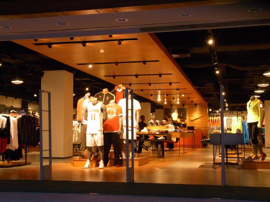 耐克专门店照明.jpg