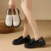 Sapatos Femininos Pequenos de Couro Estilo Britânico Outono Nova Chegada Mocassins Slip-on Versáteis Sola Grossa Bico Redondo Sapatos Únicos para Saias