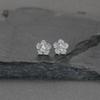 Pendientes de botón con forma de flor mini chapados en plata S925 para mujer, de plata lisa, con forma de hueso de oreja, temperamento de estudiante, combina con todo, frescos y pequeños accesorios para las orejas