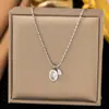 [Collar de Acero de Titanio Dorado + Color Acero] Moda de Lujo Ligero para Mujer El Más Fácil de Combinar Cadena para Clavícula Collar de Amor de Nicho de Gama Alta