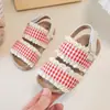 Sandálias Abertas Estilo Fofo e Doce para Meninas 2026 Verão Novos Sapatos Infantis para Bebês Meninas e Crianças Pequenas Sandálias de Princesa