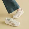 Tênis Branco Feminino 2026, Nova Versão Coreana de Outono, Estilo Ins, Sapatos Versáteis Esportivos Casuais para Estudantes, Estilo de Rua 26831