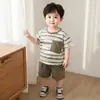 Conjunto de Verano para Niños 2026 Ropa de Verano Nueva y Elegante para Niños, Ropa Delgada de Bebé a Rayas de Manga Corta con Bolsillos Laterales