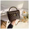 Bolso Cubo de Moda Portátil Vintage para Mujer 2026 Nuevo Estilo Bolso de Hombro Acolchado con Cadena Estilo Chanel Bolso Cruzado Versátil